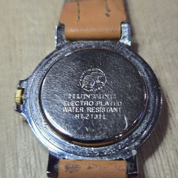 ? Hunting World Vintage Outdoor Watch with Elephant Inlay Rare! Works Great!! main image 7